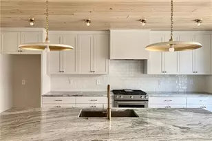 676 Hank Aaron Dr SE, Atlanta, GA 30315 - Photo 9