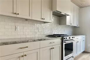 676 Hank Aaron Dr SE, Atlanta, GA 30315 - Photo 7
