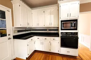 1225 Creek Laurel Dr, Lawrenceville, GA 30043 - Photo 5