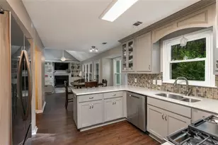 1202 Shallowford Trace Ct, Woodstock, GA 30189 - Photo 7