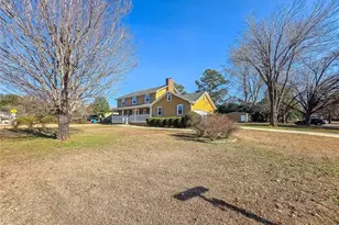 3944 Thornhill Dr SW, Lilburn, GA 30047 - Photo 5