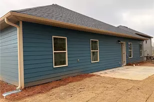 150 Magnolia Villas Dr, Cornelia, GA 30531 - Photo 5