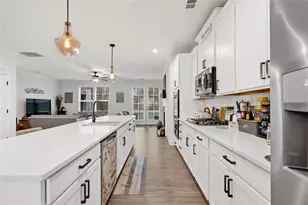 6176 Eves Way, Norcross, GA 30071 - Photo 5