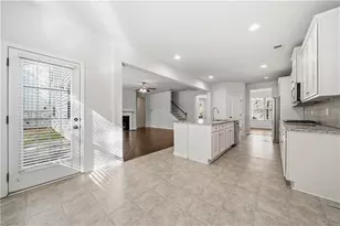 425 Lance View Ln, Lawrenceville, GA 30045 - Photo 13