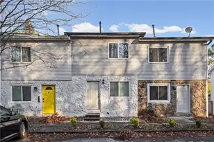 579 Northridge Crossing Dr, Atlanta, GA 30350 - Photo 1