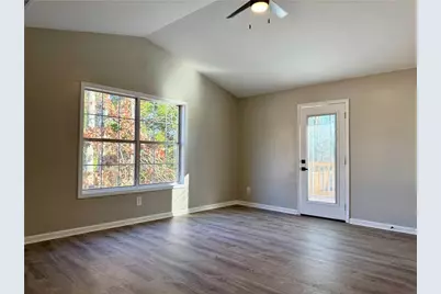 9448 Whaleys Lake Trace, Jonesboro, GA 30238 - Photo 15