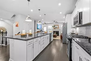 1098 Caruso Dr, Buford, GA 30518 - Photo 9