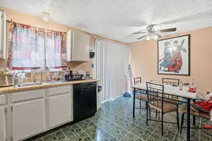 5312 Tracey Dr, Stone Mountain, GA 30088 - Photo 9