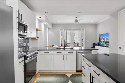 722 Cosmopolitan Drive NE, Atlanta, GA 30324 - Photo 9
