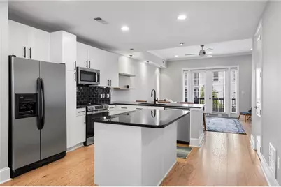 722 Cosmopolitan Drive NE, Atlanta, GA 30324 - Photo 7