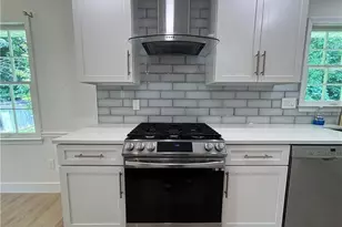 921 James Ct NW, Marietta, GA 30060 - Photo 3