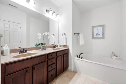 2052 Cobblestone Circle NE, Atlanta, GA 30319 - Photo 17