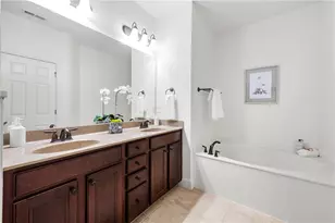 2052 Cobblestone Cir NE, Atlanta, GA 30319 - Photo 17