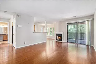 915 Garden Ct, Sandy Springs, GA 30328 - Photo 5