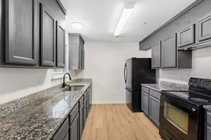 1252 Lakeview Dr NW, Conyers, GA 30012 - Photo 9