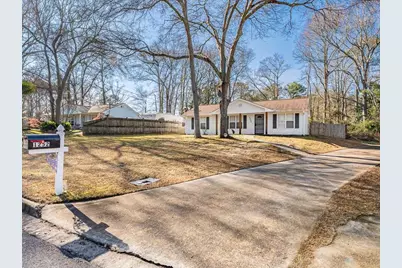 1252 Lakeview Drive NW, Conyers, GA 30012 - Photo 3