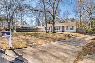 1252 Lakeview Dr NW, Conyers, GA 30012 - Photo 3