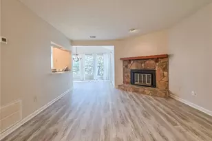 2214 Lake Pointe Cir, Roswell, GA 30075 - Photo 9