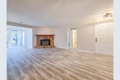 2214 Lake Pointe Circle, Roswell, GA 30075 - Photo 13