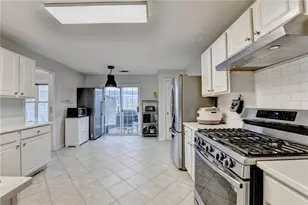 370 Manor Glen Dr, Suwanee, GA 30024 - Photo 15