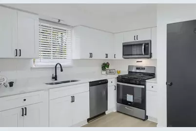 8878 Burnham Way, Jonesboro, GA 30238 - Photo 5