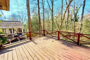 1024 Burton Dr NE, Atlanta, GA 30329 - Photo 19