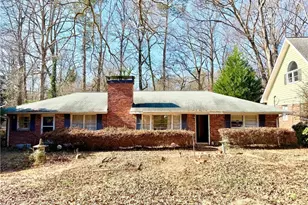 1024 Burton Dr NE, Atlanta, GA 30329 - Photo 25