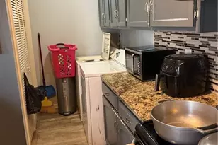 1317 Surrey Ln SW, Marietta, GA 30008 - Photo 5