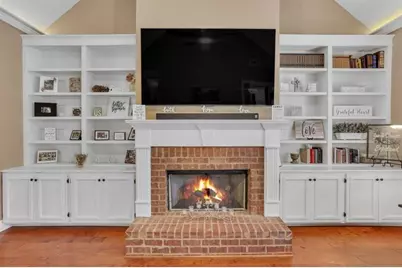 1006 Silver Thorne Drive, Loganville, GA 30052 - Photo 7