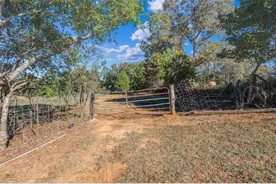 1075 Davis Road, Carrollton, GA 30116 - Photo 11