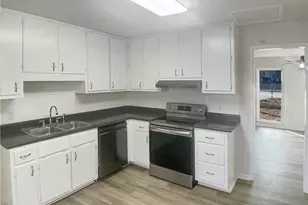 304 Lamden Ct, Lawrenceville, GA 30046 - Photo 9