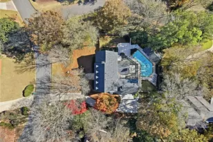 8520 Valemont Dr, Sandy Springs, GA 30350 - Photo 9