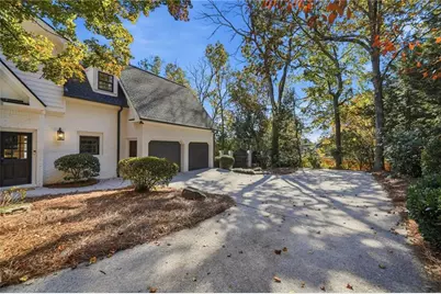 8520 Valemont Drive, Sandy Springs, GA 30350 - Photo 7