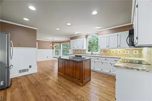 2205 Parliament Dr, Lawrenceville, GA 30043 - Photo 19