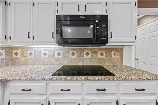 2205 Parliament Dr, Lawrenceville, GA 30043 - Photo 33