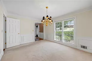 2205 Parliament Dr, Lawrenceville, GA 30043 - Photo 17