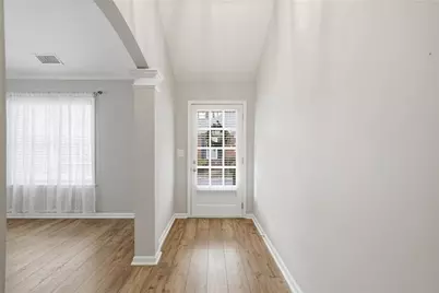 102 Courtyard Lane, Woodstock, GA 30189 - Photo 5