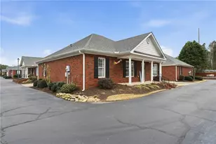102 Courtyard Ln, Woodstock, GA 30189 - Photo 3