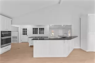 1180 Lake Shore Cir, Gainesville, GA 30501 - Photo 9