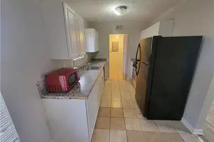 1085 Mainstreet Valley Dr, Stone Mountain, GA 30088 - Photo 11