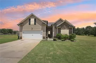 113 Richmond Dr, Carrollton, GA 30117 - Photo 1