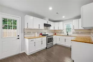 766 Longleaf Dr, Forest Park, GA 30297 - Photo 9