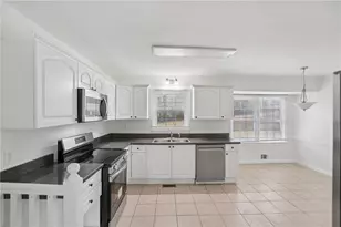 5214 Parkside Dr SE, Conyers, GA 30094 - Photo 9