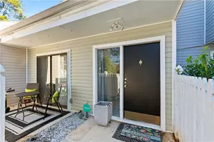 2685 Meadowlawn Dr SE, Marietta, GA 30067 - Photo 3