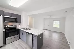 839 Commodore Dr, Atlanta, GA 30318 - Photo 5