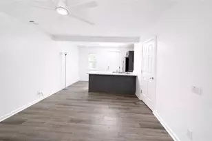 839 Commodore Dr, Atlanta, GA 30318 - Photo 3