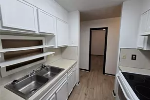 1297 Tree Creek Ct, Clarkston, GA 30021 - Photo 3