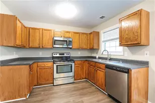 6961 Mahonia Pl, Lithonia, GA 30038 - Photo 3