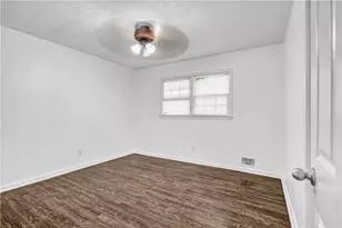 1327 Cotton Creek Dr, Lawrenceville, GA 30045 - Photo 13