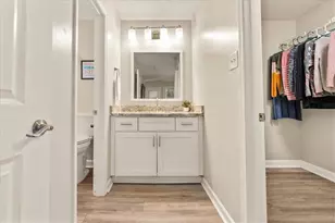 1009 Lake Pointe Cir, Roswell, GA 30075 - Photo 13